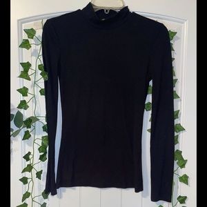 Small long sleeve mock neck turtle neck.